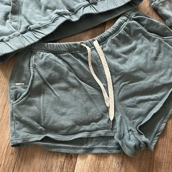 Vuori teal Quarter-Zip Pullover and Shorts Set small XS - Picture 2 of 10